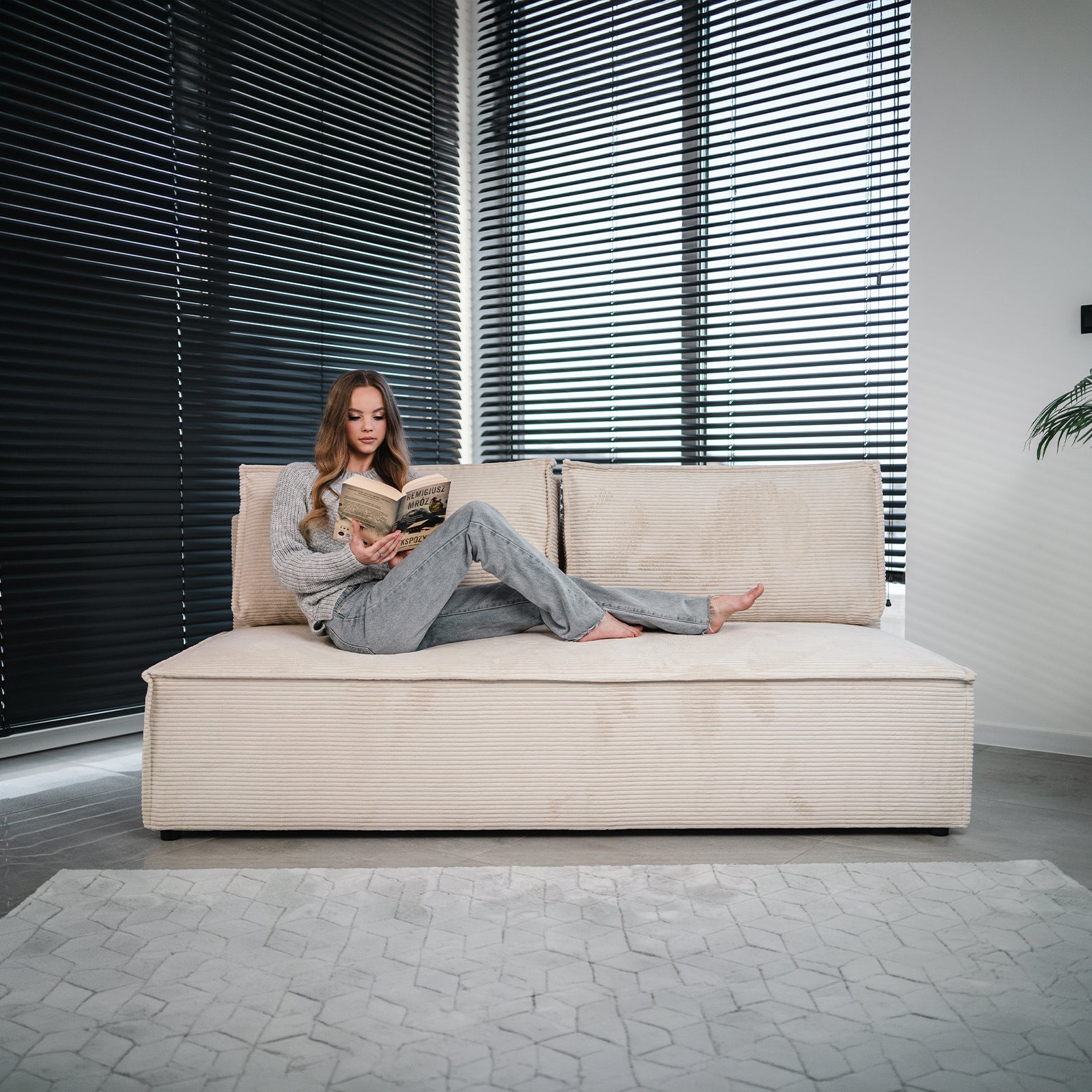 Sofa Luna w tkaninie Poso