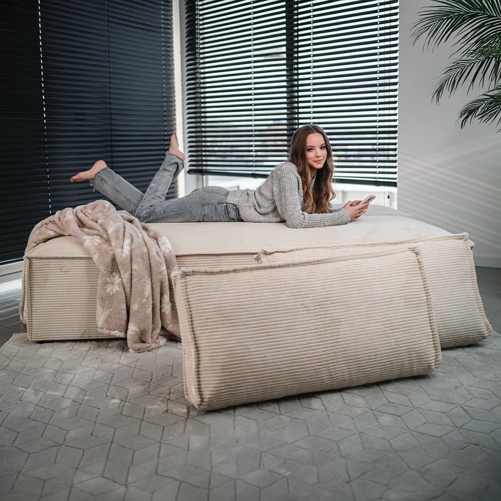 Sofa Luna w tkaninie Poso